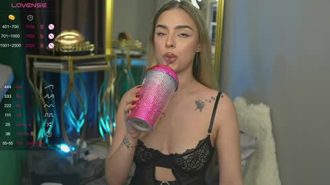 Scarlet online show from January 21, 4:32 am