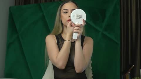 Scarlet online show from November 18, 11:15 pm