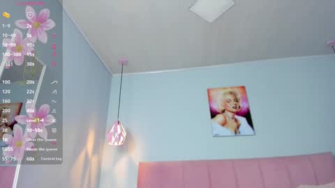 Scarlet  online show from January 18, 4:04 am