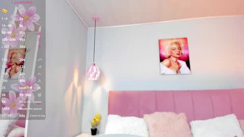 Scarlet  online show from February 4, 5:10 am