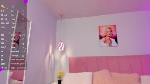 Scarlet  online show from March 1, 5:20 am