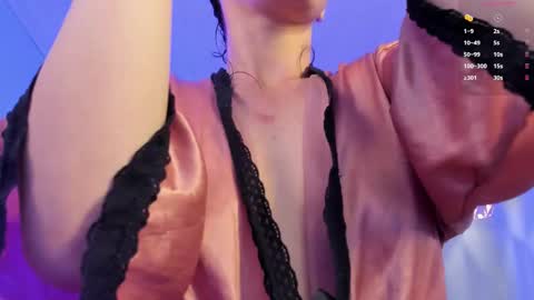 Scarlet  online show from September 18, 10:01 pm