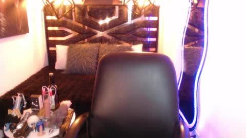 Snapshot of scarleth_bluee chatting on April 6, 4:46 am Scarleth online show from April 6, 4:46 am