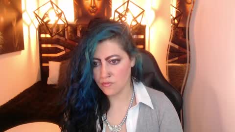 Snapshot of scarleth_bluee chatting on April 9, 3:06 am Scarleth online show from April 9, 3:06 am