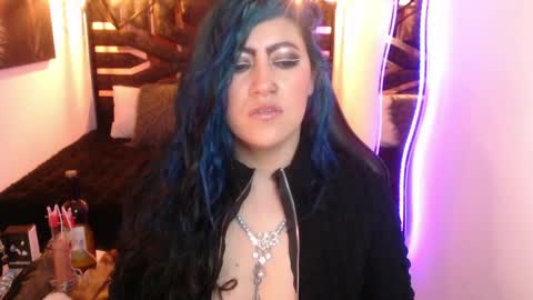 Snapshot of scarleth_bluee chatting on April 10, 3:23 am Scarleth online show from April 10, 3:23 am