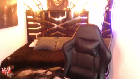 Snapshot of scarleth_bluee chatting on May 6, 3:13 am Scarleth online show from May 6, 3:13 am