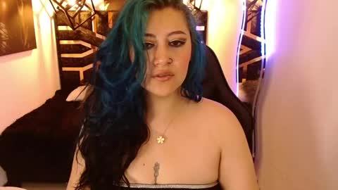 Snapshot of scarleth_bluee chatting on June 5, 3:02 am Scarleth online show from June 5, 3:02 am