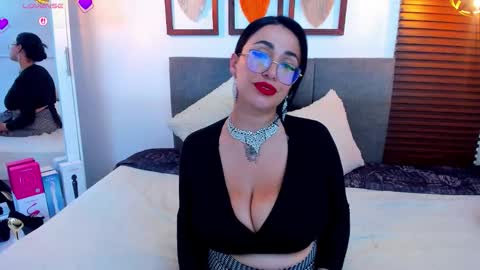 Snapshot of scarleth_swann chatting on March 27, 8:26 am scarleth online show from March 27, 8:26 am