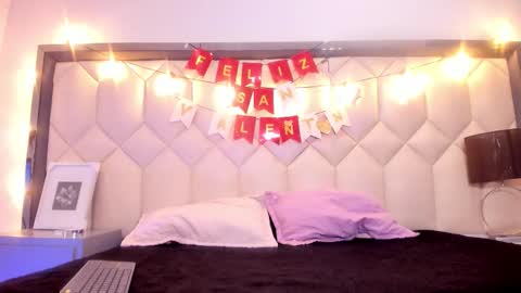 Snapshot of scarlethbigbug chatting on February 13, 12:23 pm scarlethbigbug online show from February 13, 12:23 pm