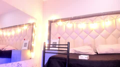 Snapshot of scarlethbigbug chatting on February 22, 1:31 pm scarlethbigbug online show from February 22, 1:31 pm