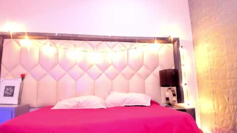 Snapshot of scarlethbigbug chatting on February 24, 11:41 am scarlethbigbug online show from February 24, 11:41 am