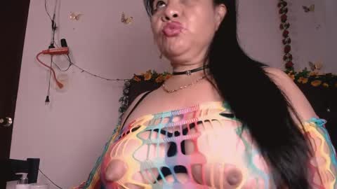 Snapshot of scarlethh_hott chatting on March 30, 1:56 pm scarlethh hott online show from March 30, 1:56 pm