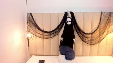 Snapshot of scarlethill_ chatting on October 22, 3:23 pm scarlethill_ online show from October 22, 3:23 pm