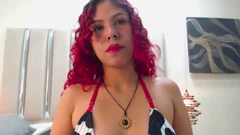 scarlethjonnes online show from February 7, 5:49 pm