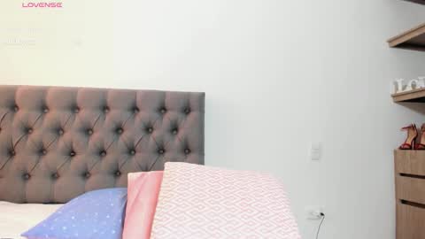 Snapshot of scarlethxs chatting on November 9, 3:43 pm SOFI online show from November 9, 3:43 pm