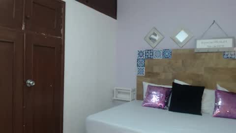 scarlet  online show from October 11, 10:25 am