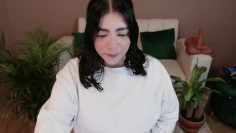 Snapshot of scarletmoon_fever chatting on September 15, 11:54 am Luna. online show from September 15, 11:54 am