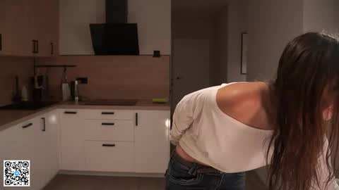 Scarlet online show from March 2, 9:54 pm