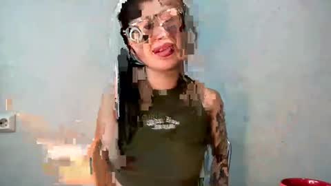 scarletpetal online show from February 3, 9:19 am
