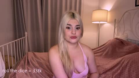 scarletsirens_ online show from March 18, 6:44 pm