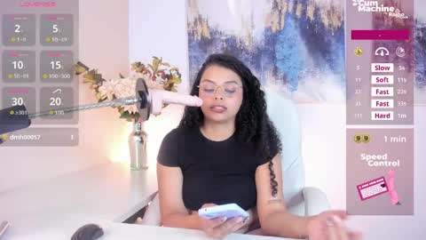 Snapshot of scarlett__2 chatting on April 13, 10:15 pm Scarlett online show from April 13, 10:15 pm