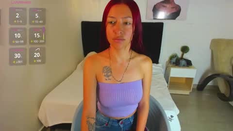 Snapshot of scarlett__bell chatting on September 17, 1:46 pm Scarlett online show from September 17, 1:46 pm