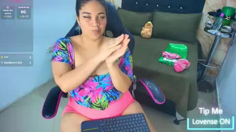 Snapshot of scarlett__joness chatting on March 28, 5:07 am SCARLETT online show from March 28, 5:07 am