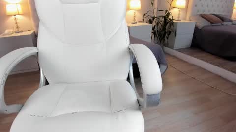 Snapshot of scarlett_bunnyy_ chatting on December 15, 1:04 pm Bunny online show from December 15, 1:04 pm