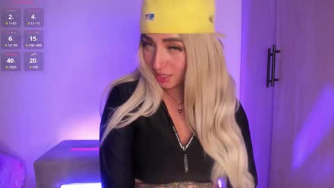 SCARLETT COLLINS online show from November 5, 5:51 am