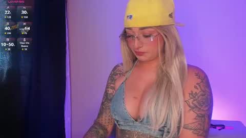 SCARLETT COLLINS online show from June 13, 3:32 pm