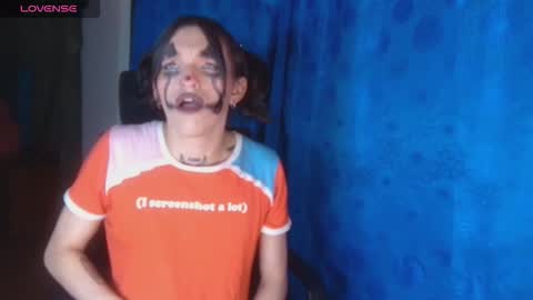 Snapshot of scarlett_crastrawberry chatting on October 30, 11:16 pm scarlet online show from October 30, 11:16 pm