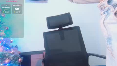 Snapshot of scarlett_crastrawberry chatting on November 20, 9:58 pm scarlet online show from November 20, 9:58 pm