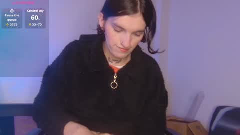 Snapshot of scarlett_crastrawberry chatting on November 24, 10:53 pm scarlet online show from November 24, 10:53 pm