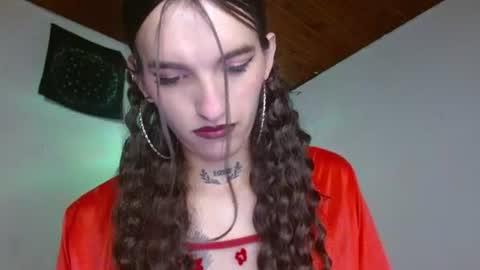 scarlet online show from June 18, 12:42 pm