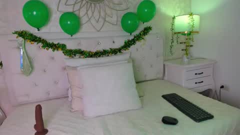 scarlett d ville online show from March 18, 3:31 am