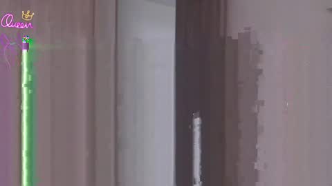 Scarlett Thumb up please help me 100 its important online show from March 23, 10:47 pm