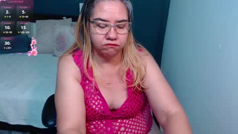 Snapshot of scarlett_duboi1 chatting on March 10, 1:23 am Scarlett online show from March 10, 1:23 am
