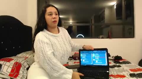 Scarlett and Jazmin online show from February 1, 3:19 am