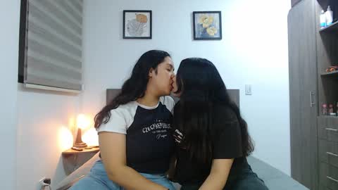 Snapshot of scarlett_evance chatting on April 11, 2:27 am Scarlett and Jazmin online show from April 11, 2:27 am
