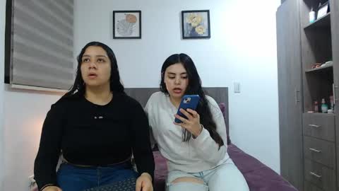 Snapshot of scarlett_evance chatting on May 12, 9:39 am Scarlett and Jazmin online show from May 12, 9:39 am