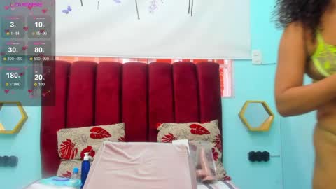 scarlett_fox20 online show from April 22, 11:56 am