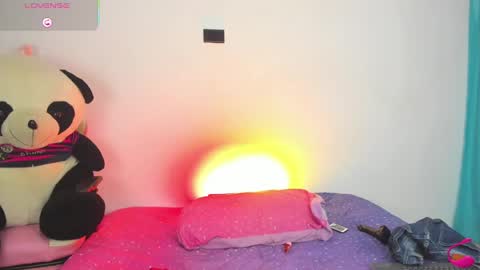 Snapshot of scarlett_lewis2 chatting on January 20, 2:01 am SweetScarlett online show from January 20, 2:01 am