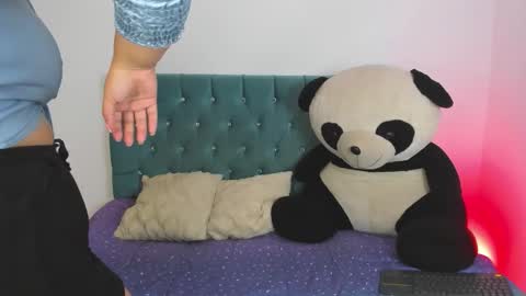 Snapshot of scarlett_lewis2 chatting on October 2, 2:40 am SweetScarlett online show from October 2, 2:40 am