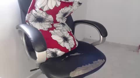 Snapshot of scarlett_liz chatting on February 22, 3:25 pm Scarlett online show from February 22, 3:25 pm