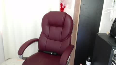 Snapshot of scarlett_mill chatting on May 30, 6:05 pm scarlett_mill online show from May 30, 6:05 pm