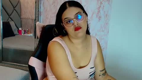 scarlett montoya  online show from January 16, 11:58 am