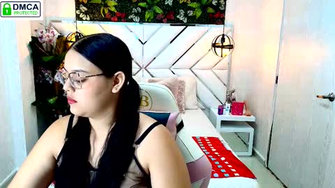 scarlett montoya  online show from January 17, 11:59 am