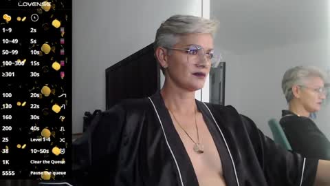 Snapshot of scarlett_paris chatting on January 9, 12:14 am Scarlett online show from January 9, 12:14 am