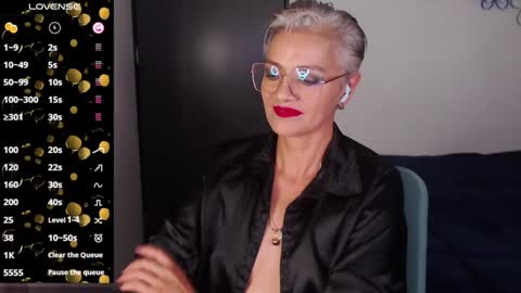 Snapshot of scarlett_paris chatting on January 10, 11:29 pm Scarlett online show from January 10, 11:29 pm