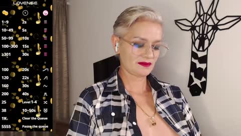 Snapshot of scarlett_paris chatting on January 29, 11:46 pm Scarlett online show from January 29, 11:46 pm